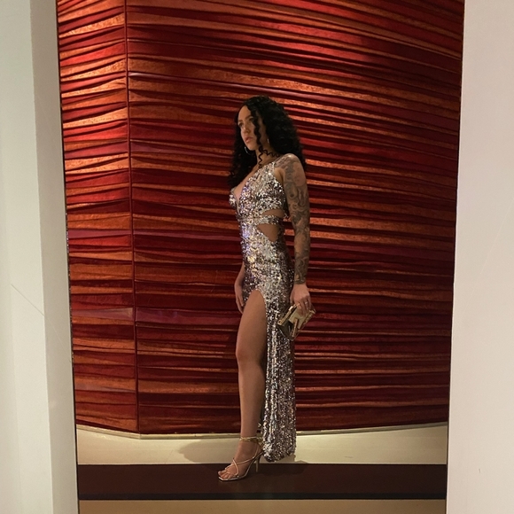 Meet your Posher, Raye - Picture 2 of 4